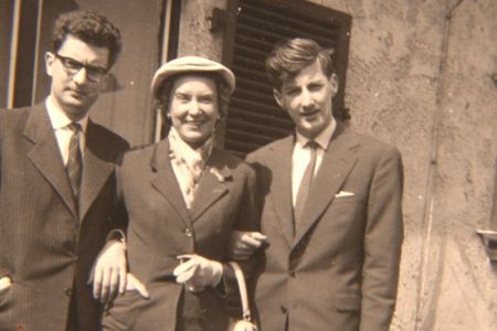 Gerhart Baum als Student mit seiner Mutter und dem jüngeren Bruder